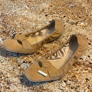 TODS - Women’s Tan Suede Foot Forming Ballet Flats size 8 EUC